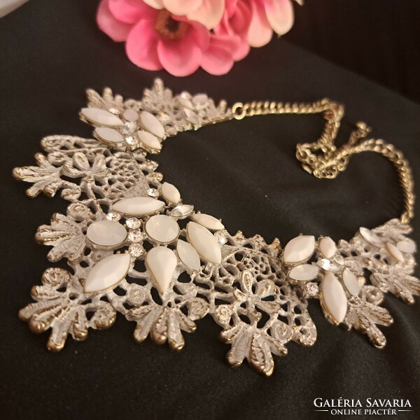 Jewelry necklace