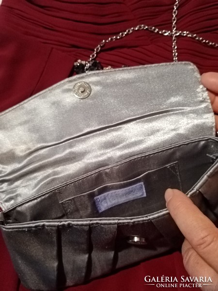 Elegáns francia  bordó bélelt  báli vagy koktélruha/  alkalmi ruha  + ezüst szatén táska