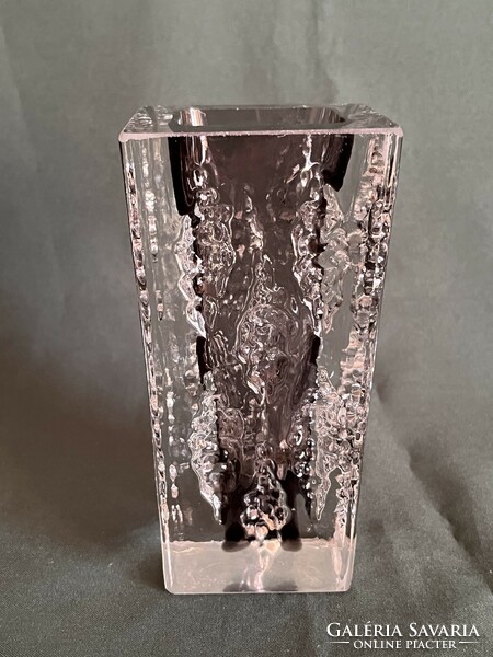 Szögletes szürkével színezett préselt designer üveg váza 15,5 cm JG szign. (U0007)
