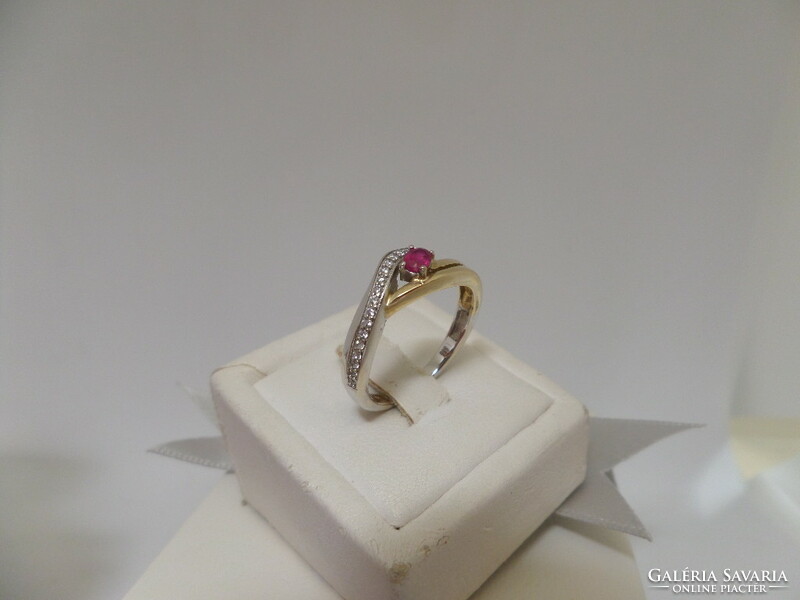 Gold ring with real ruby and tiny brilles