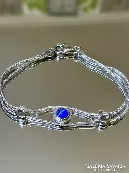 Fabulous silver bracelet, embellished with a cat's eye stone