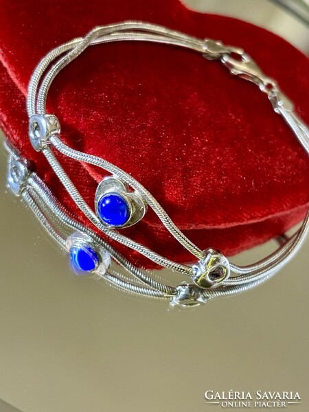 Fabulous silver bracelet, embellished with a cat's eye stone