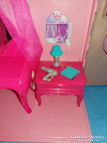 Eredeti MATTEL kompakt Barbie babaház praktikus összecsukható játék ház, babával a képek szerint