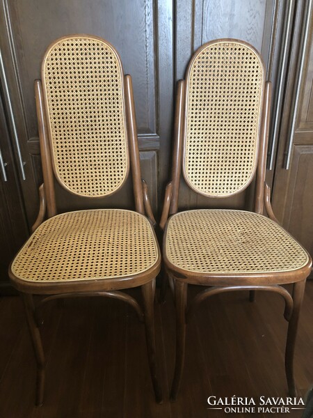 2 Thonet chairs