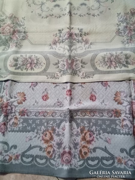Old, retro, machine-woven, tapestry-like, floral tablecloth 4. All discounted
