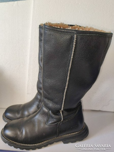 Ugg sheepskin boots - size 39