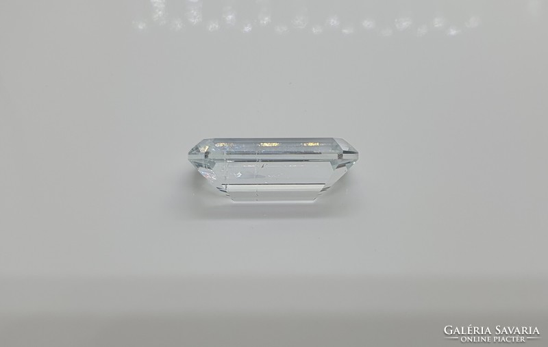 Huge aquamarine 13 carats. With certification.