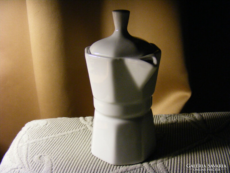 Porcelain coffee pourer in the shape of an Italian 