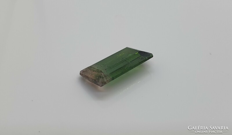 Brazilian melon tourmaline 5.77 Carats. With certification.