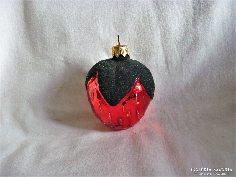 Retro style glass Christmas tree decoration - strawberry!