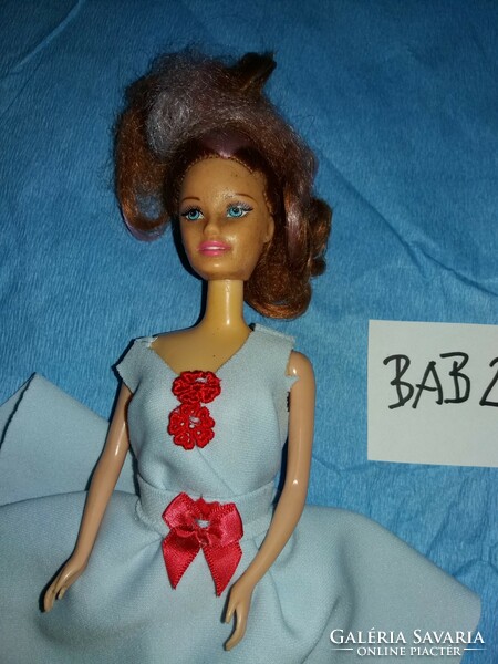 Retro beautiful barbie-style doll, according to the pictures, doll 2