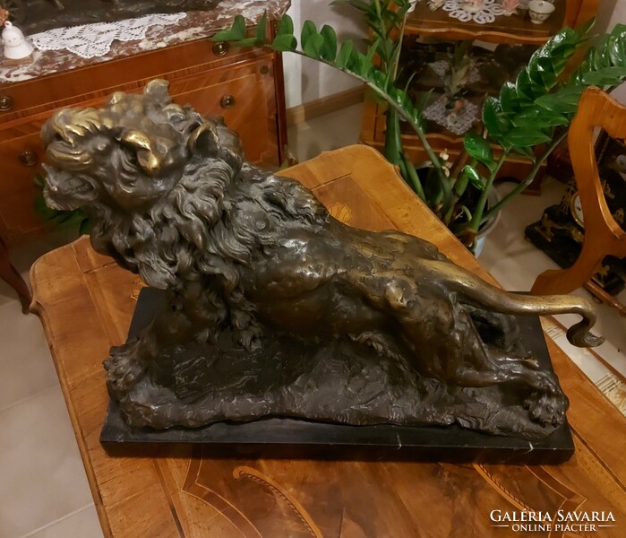 Antique huge fabulous bronze lion statue!