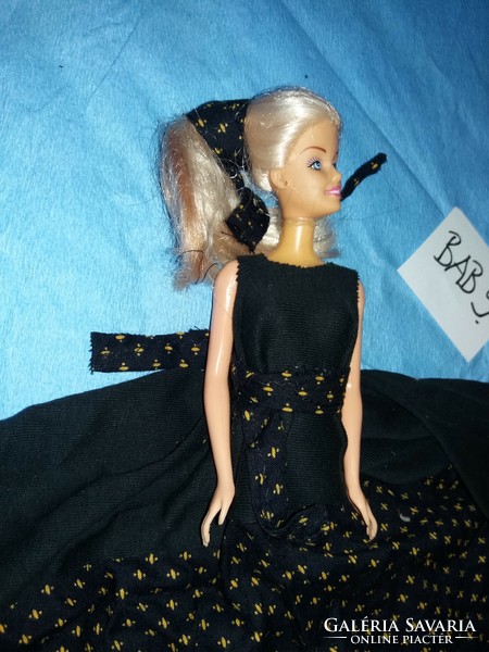 Retro beautiful barbie-style doll, according to the pictures, bean 9