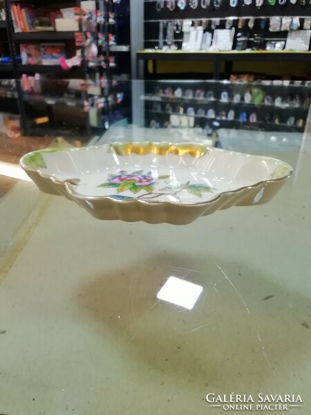 Jewelry storage bowl with Victoria pattern from Herend