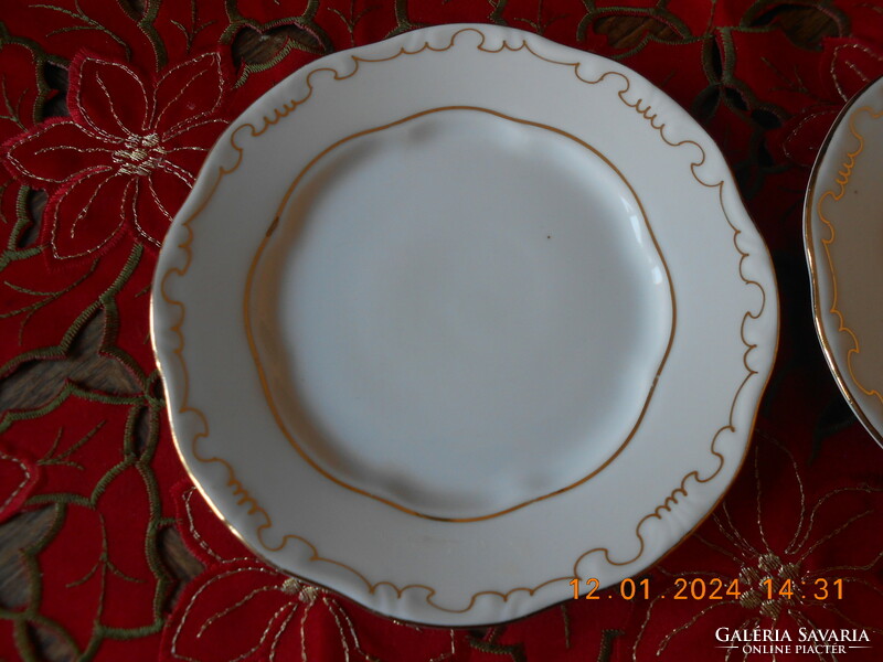 Zsolnay gold feathered sandwich plate
