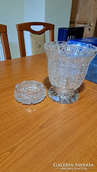 Lead crystal vase and ashtray