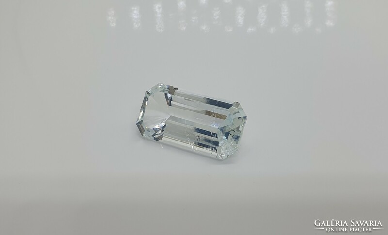 Huge aquamarine 13 carats. With certification.