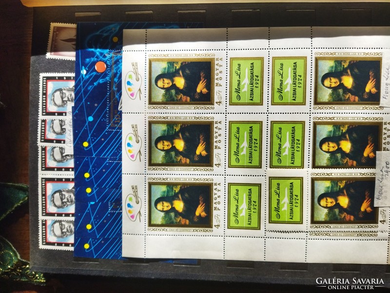 Bélyeggyűjtemény 12 db, a képen látható album, hasonló bélyegekkel,sorozatokkal