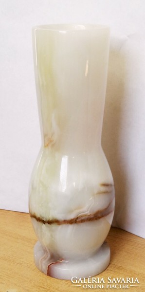 Cream colored onyx vase from Germany, in perfect condition