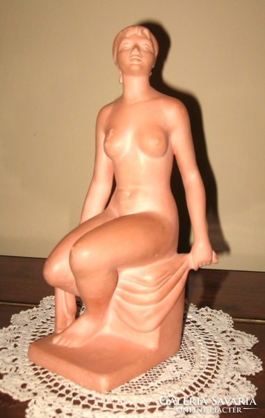Gyula Csodás nírő /1924-2005 /: female nude sculpture with a towel