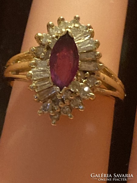 14K arany gyűrű gyémánt és rubin drágakővel ékesítve