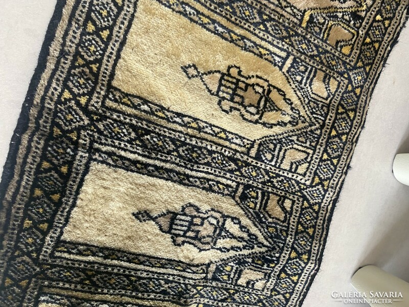 Antique prayer rug carpet