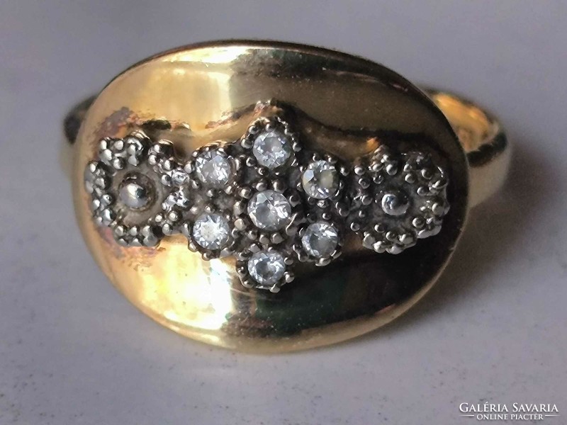 Women's gold ring