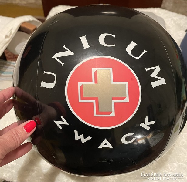 Zwack Unicum strandlabda gyűjtőknek