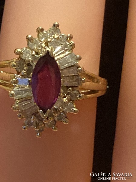 14K arany gyűrű gyémánt és rubin drágakővel ékesítve
