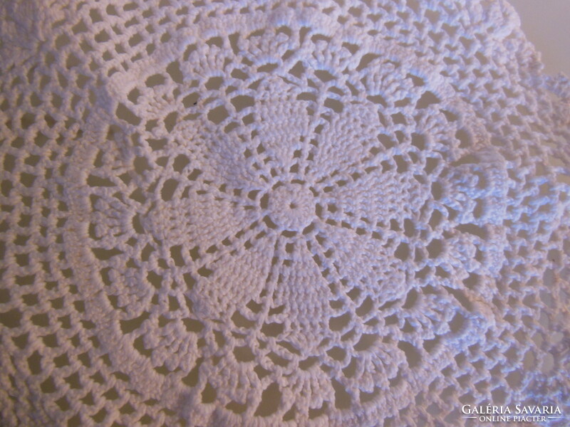 Handmade - lace - 23 cm - snow white - old - Austrian - flawless