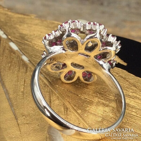 14 Kr. arany gyűrű igazgyönggyel és rubinokkal