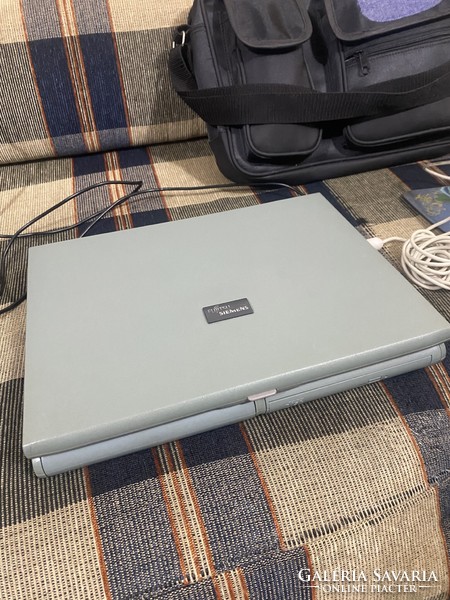 Fujitsu Siemens Retro Laptop