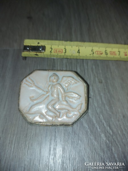 Marked ceramic badge, size indicated!