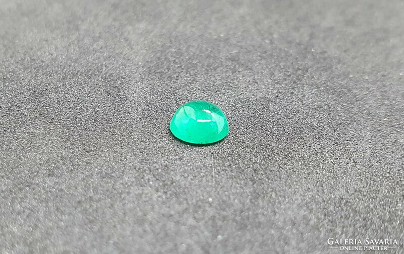 Colombian emerald cabochon 0.50 Carat. With certification.