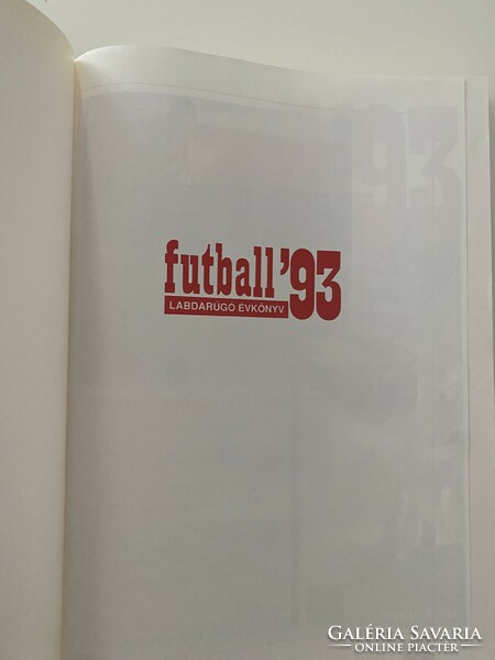 Football '93 is the football of the world, the world of football, a 400-page richly illustrated album