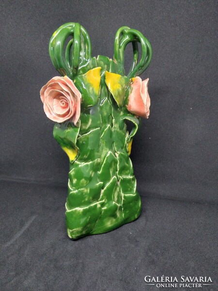 Rózsamintás majolika váza, kerámia váza - különleges forma