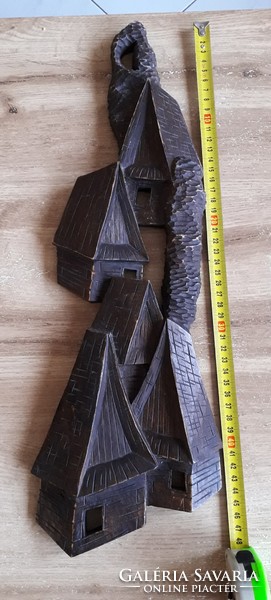 50cm.,kézzel faragott fa falidísz házikók