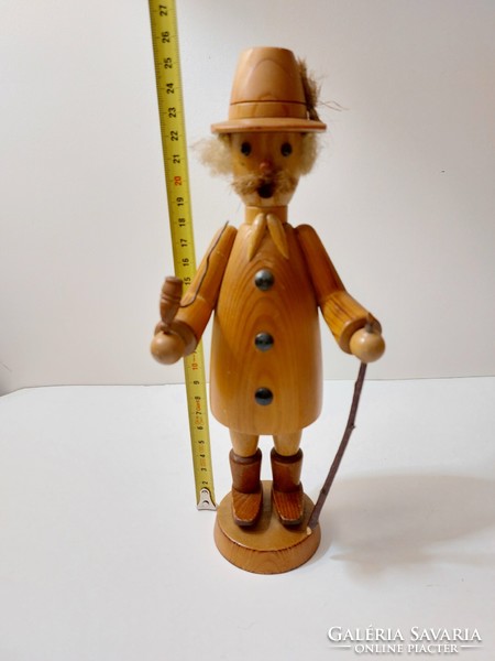 Füstölő fa figura idős férfi 25 cm