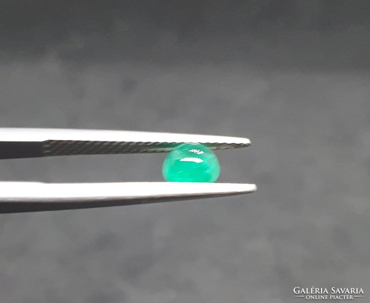 Colombian emerald cabochon 0.50 Carat. With certification.