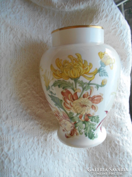 Wedgwood porcelain vase 20 cm