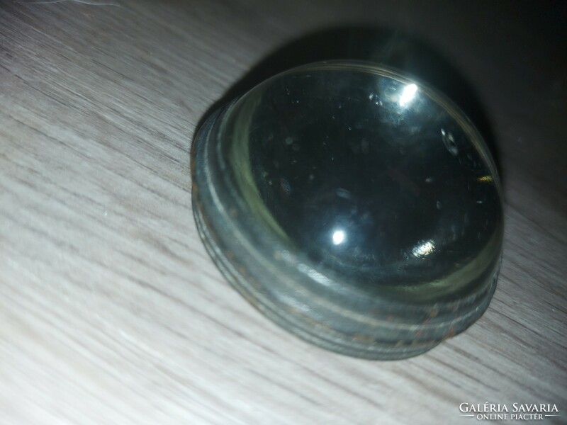 Screw box top, with glass lens, unfortunately without box