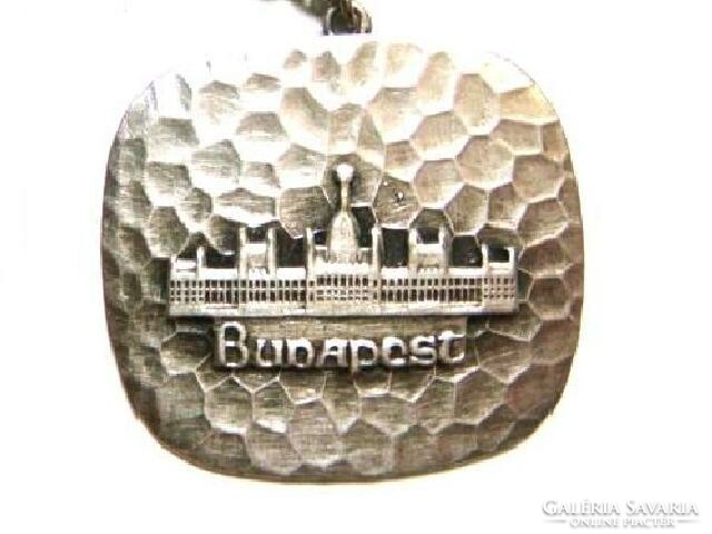 Budapest - Országház ezüst színű medál kulcstartó, fityegő