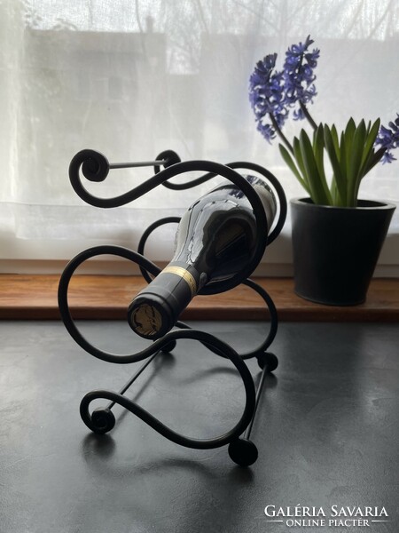 Wrought iron wine rack for 3 bottles