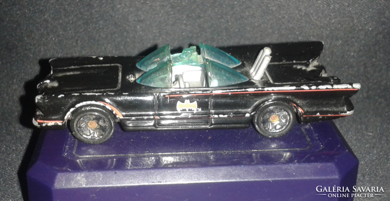 Hot wheels dc comics s06 batmobile