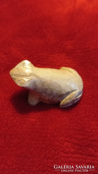 Mineral frog is an animal carved from stone