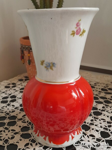 Német virágmintás porcelán váza