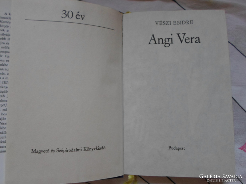 Vészi Endre: Angi Vera (Magvető és Szépirodalmi Könyvkiadó, 1977)