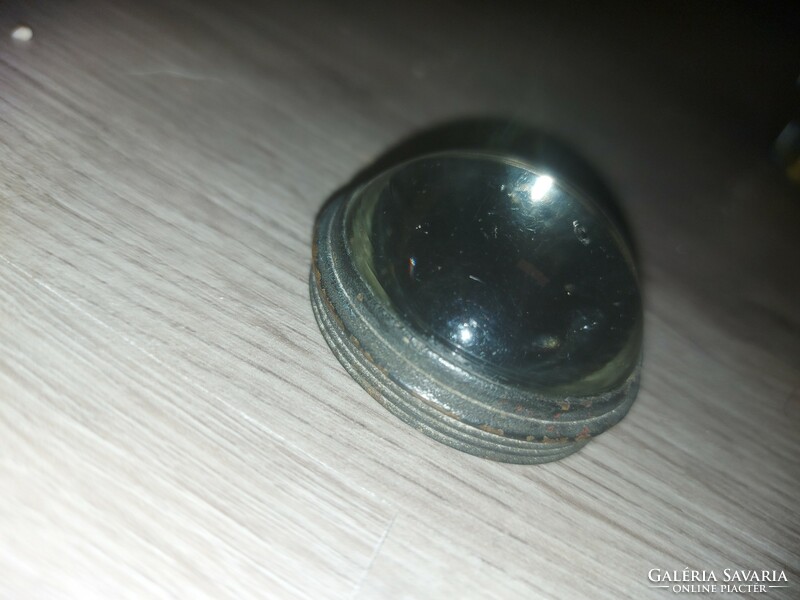 Screw box top, with glass lens, unfortunately without box
