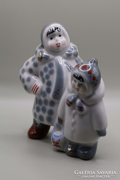 Séta, orosz téli porcelán figurák Polonne