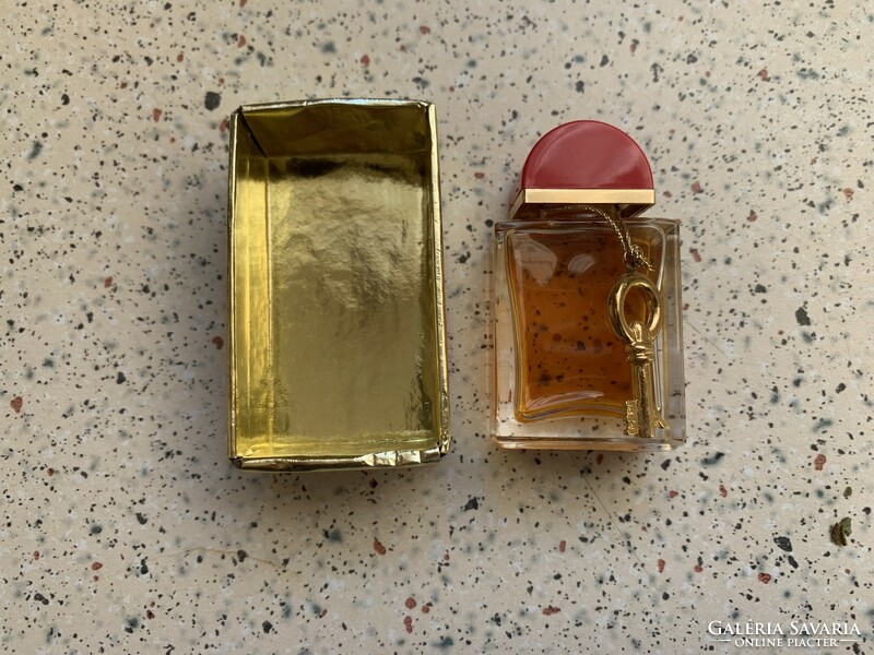 Elizabeth Arden red door mini perfume, 7.5 ml. Vintage